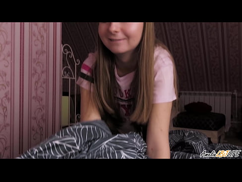 ❤️ Blondinka globoko sesa svojega prijatelja in dobi spermo v usta ❤ Porno pri nas ❌️❤